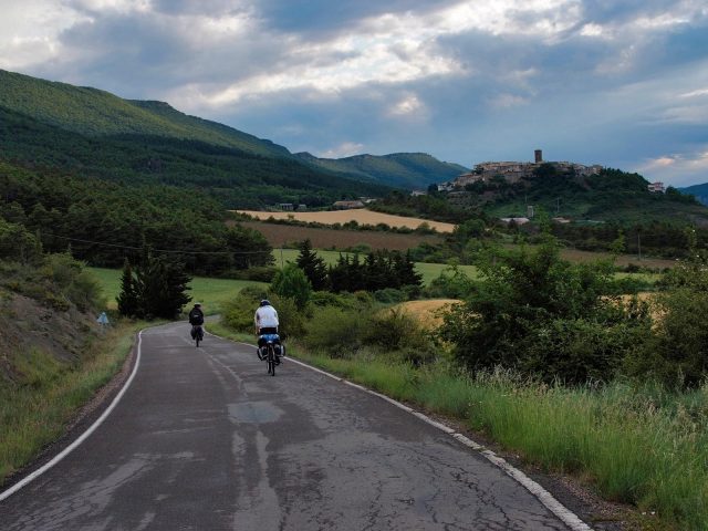 Ruta carretera. Vuelta a  la Ribagorza . Embalse de Barasona por Panillo